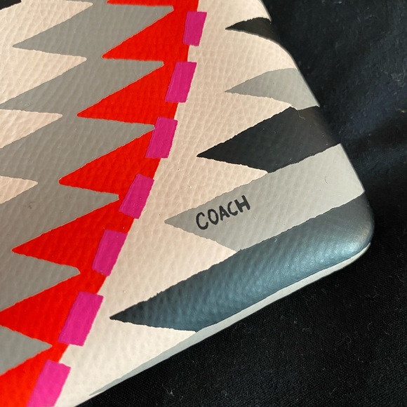 Coach vibrant patterned wristlet - Picture 8 of 10